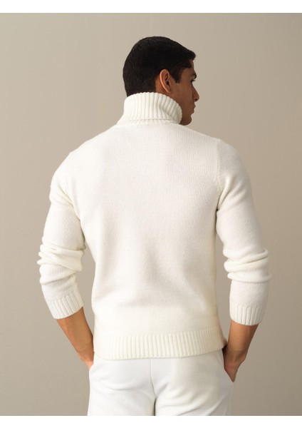 Erkek Ekru Regular Fit Kazak fırsatları