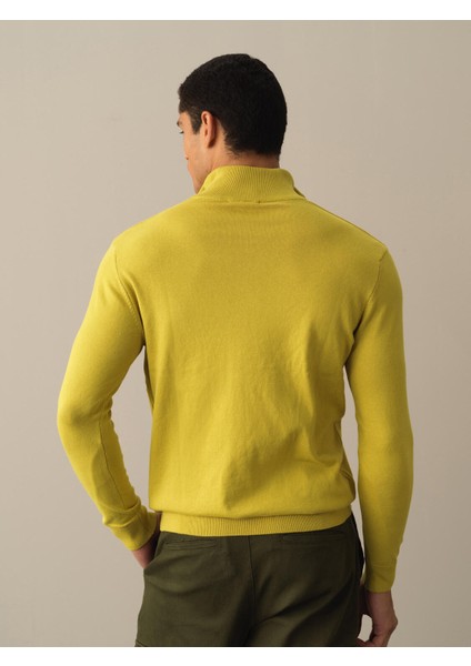 Erkek Sarı Pamuklu Regular Fit Basic Kazak fırsatları