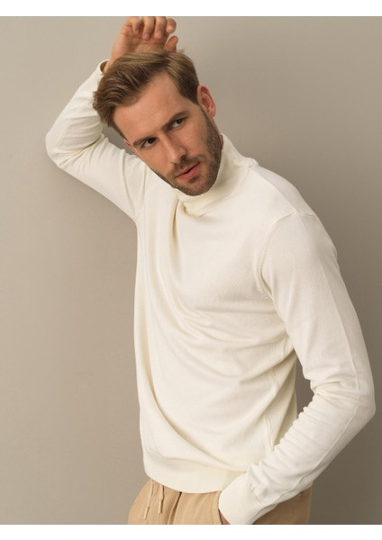 Erkek Ekru Regular Fit Basic Kazak fiyatları