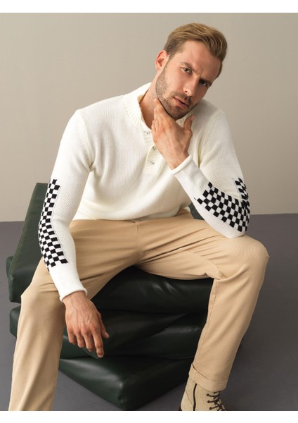 Erkek Ekru Dik Yaka Regular Fit Kazak