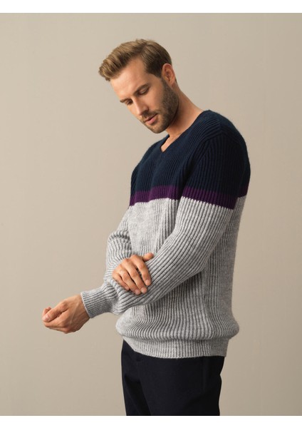 Erkek Gri Çizgi Detaylı Kazak