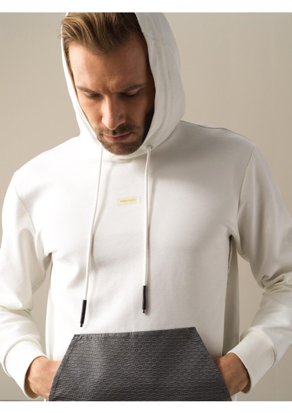 Erkek Beyaz Regular Fit Sweatshirt modelleri