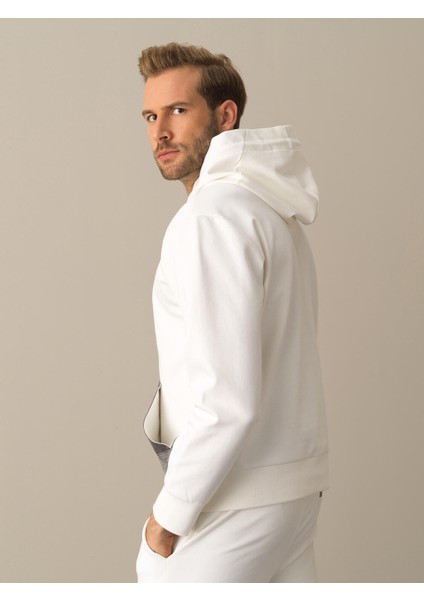 Erkek Beyaz Regular Fit Sweatshirt fırsatları