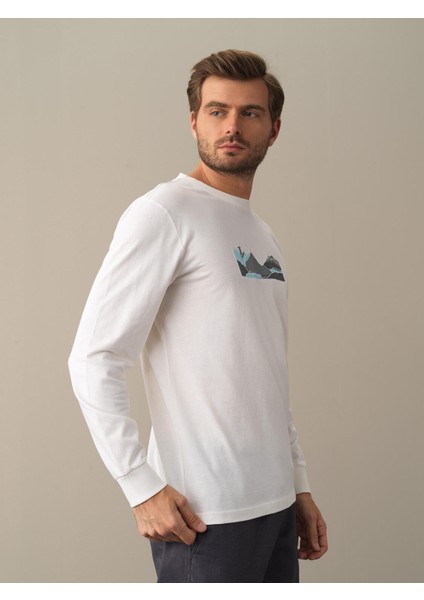 Erkek Beyaz Regular Fit Baskılı Tişört fırsatları
