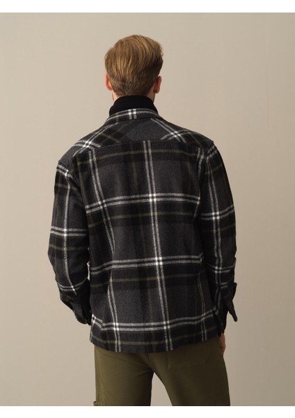 Erkek Siyah Regular Fit Cepli Ekose Gömlek indirimleri