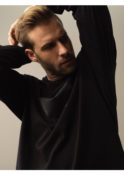 Erkek Siyah Regular Fit Baskılı Tişört fiyatları