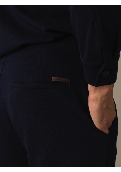 Erkek Lacivert Regular Fit Jogger Pantolon fırsatları