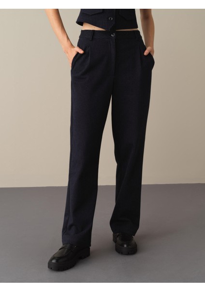 Kadın Lacivert Oversize Çizgili Pantolon fiyatları