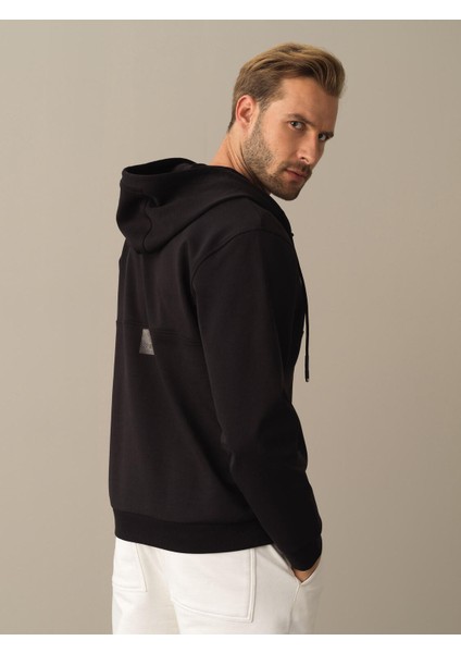 Erkek Siyah Regular Fit Sweatshirt fırsatları