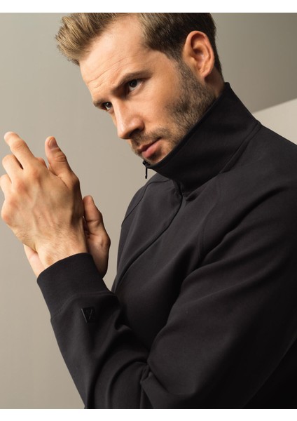 Erkek Siyah Regular Fit Sweatmont fırsatları