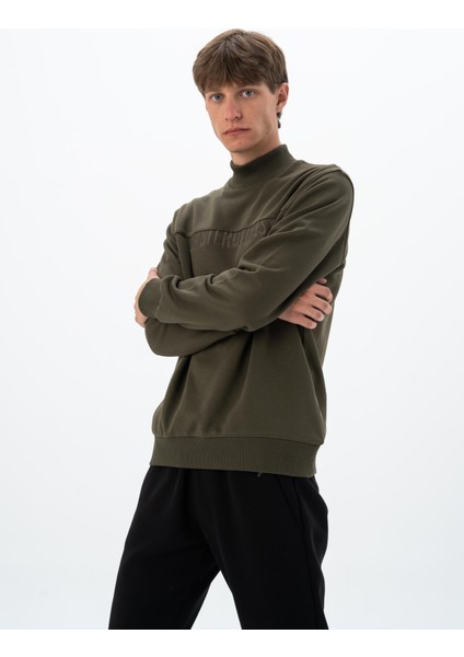 Erkek Regular Fit Balıkçı Yaka Sweatshirt K26254925201