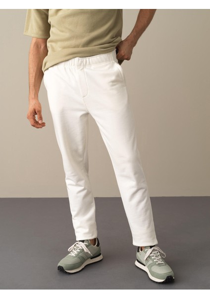 Erkek Beyaz Regular Fit Jogger Pantolon fiyatları