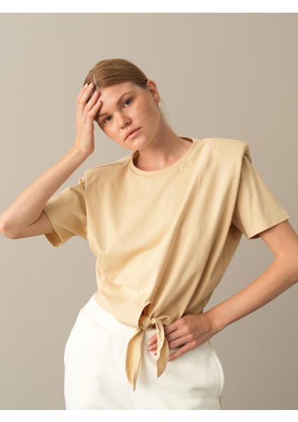 Kadın Bej Oversize Vatkalı Tişört modelleri