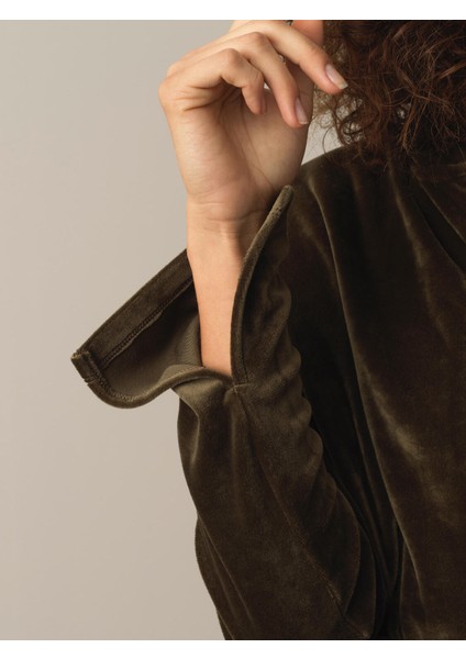 Kadın Haki Regular Fit Kadife Sweatmont fırsatları