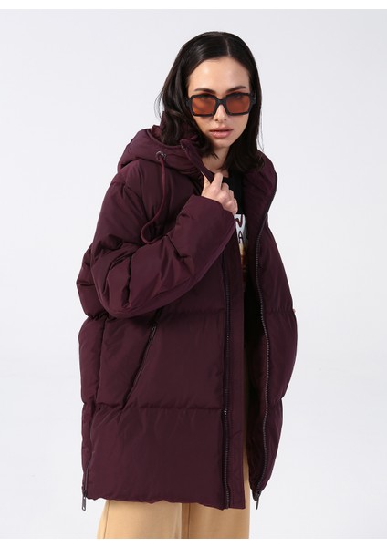 Kapüşonlu Oversize Mürdüm Kadın Mont BASE modelleri