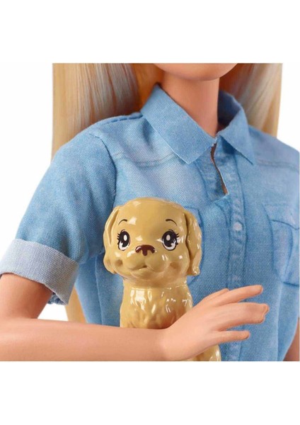 Barbie Seyahatte Bebeği ve Aksesuarları FWV25 fırsatları
