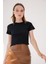 Siyah Fırfır Detaylı Crop T-Shirt 4