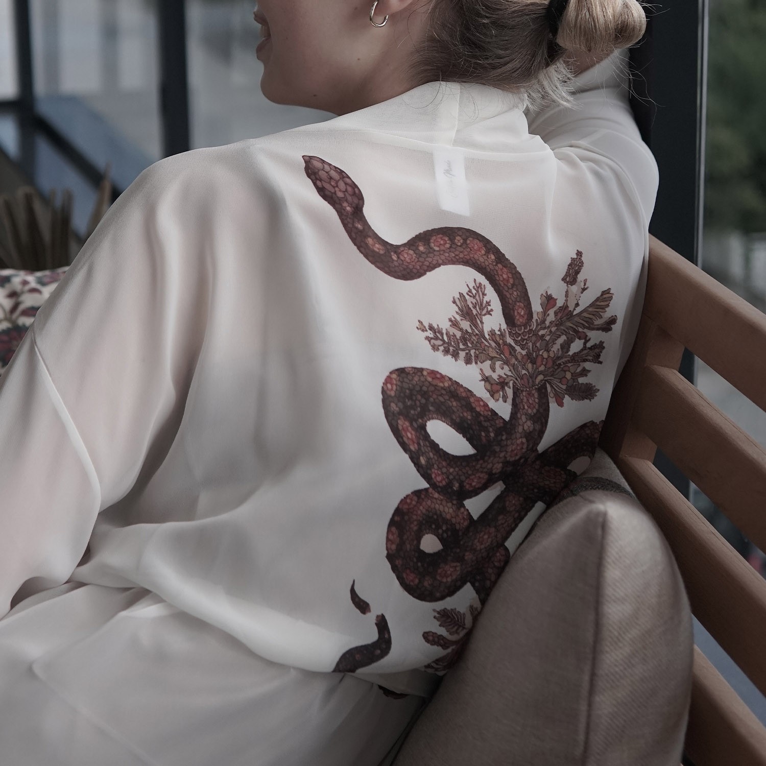Mita Concept Şifon Yarasa Kol Ekru Renk Kimono görsel 2