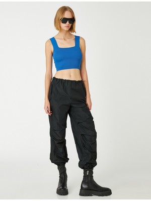 Koton Kadın Crop Atlet Kalın Askılı Kare Yaka Nefes Alabilir Ribanalı Kumaş