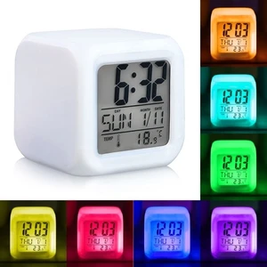7 Renk Çocuk Odası Alarmlı Dijital Küp Çalar Saat 8x8x8 cm XXL