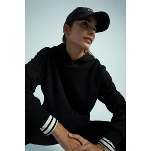 Regular Fit Kapüşonlu Kanguru Cepli İçi Yumuşak Tüylü Sweatshirt W8071AZ22WN