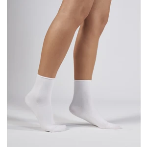 Beyaz Modal Lastiksiz Dikişsiz Kadın  Quarter Yarım Soket Çorap