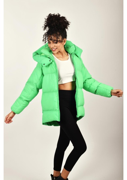 Oversize Kapüşonlu Düz Uzun Kollu Kadın Şişme Mont RD23KB020584 modelleri