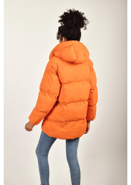 Oversize Kapüşonlu Düz Uzun Kollu Kadın Şişme Mont RD23KB020584 indirimleri