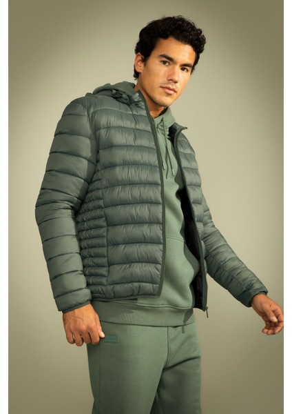 Slim Fit Kapüşonlu Su İtici Isı Yalıtımlı Şişme Mont N4661AZ22AU
