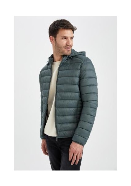 Slim Fit Kapüşonlu Su İtici Isı Yalıtımlı Şişme Mont N4661AZ22AU fırsatları