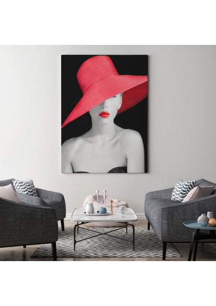 Kırmızı Rujlu ve Kırmızı Şapkalı Zarif Genç Kadın Kanvas Tablosu