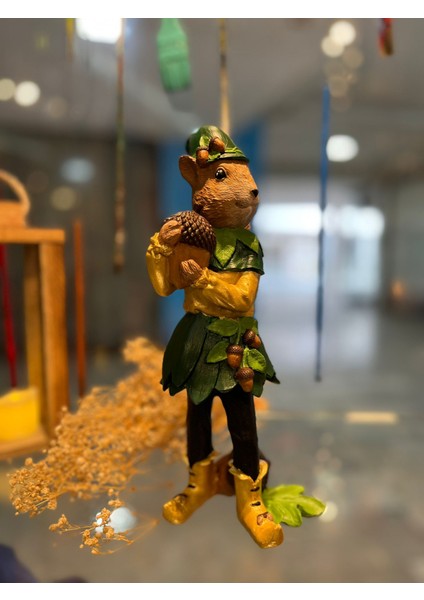 Elinde Fındıklı Şirin Sincap Heykeli Biblo Obje modelleri