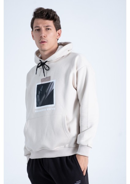 Erkek Bej Oversize Fit Önü Baskılı Kapüşonlu Içi Yumuşak Tüylü Sweatshirt RF0305