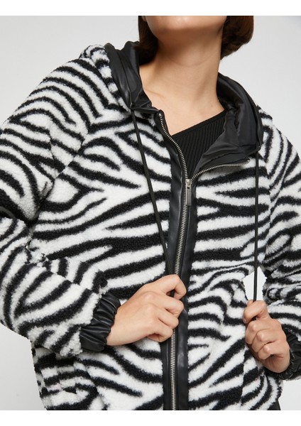 Aslıhan Malbora x Koton - Zebra Desenli Kapüşonlu Peluş Ceket indirimleri