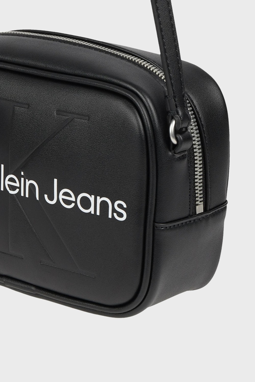 Calvin Klein Fermuarlı Ayarlanabilir Omuz Askılı Çanta Kadın Çanta K60K610275 Bds görsel 5