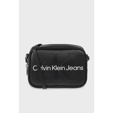 Calvin Klein bayan çantaları