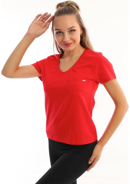 Kırmızı V Yaka Pamuklu Regular Fit Cepli Kadın Tişört modelleri