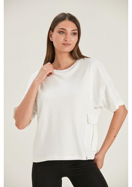 Yanı Cep Detaylı T-Shirt (B22-32001)