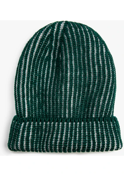 Basic Beanie Folded Detailed