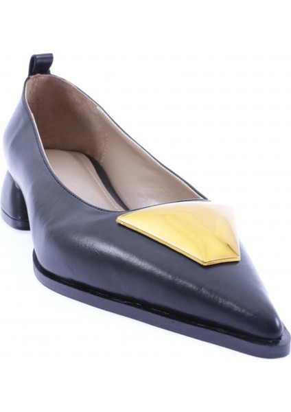 2319-22K Kadin Sivri Burun Üçgen Tokali Kisa Topuk Ayakkabi fiyatları