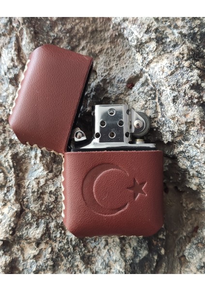 El Yapımı Hakiki Deri Kılıflı Zippo Çakmak
