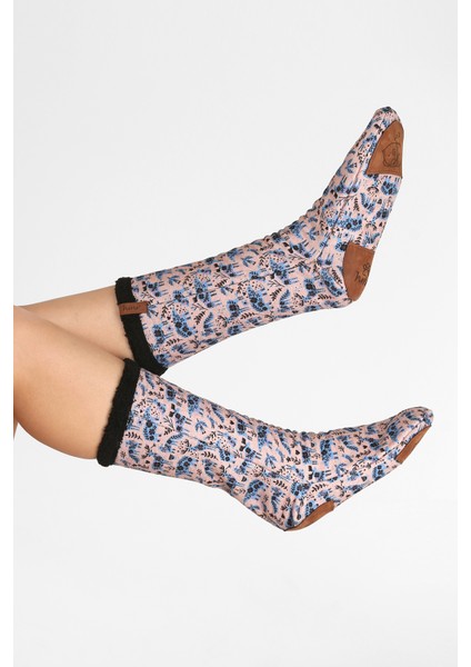 Kadın Renkli Desenli Kışlık Çorap Kaydırmaz Patik CRP-043 Iskandinav Siyah Wellsoft modelleri