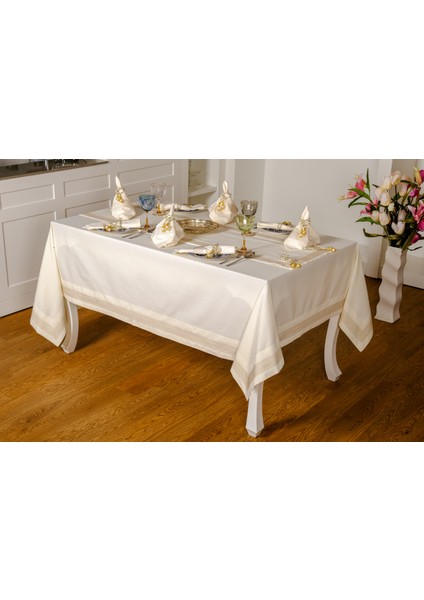 Nazlı Nakışlı Duck Kumaş Krem/Gold Masa Örtüsü, Runner ve Peçeteli Sofra Takımı 8 Kişilik Dikdörtgen 170x240 cm 18 Parça - 176