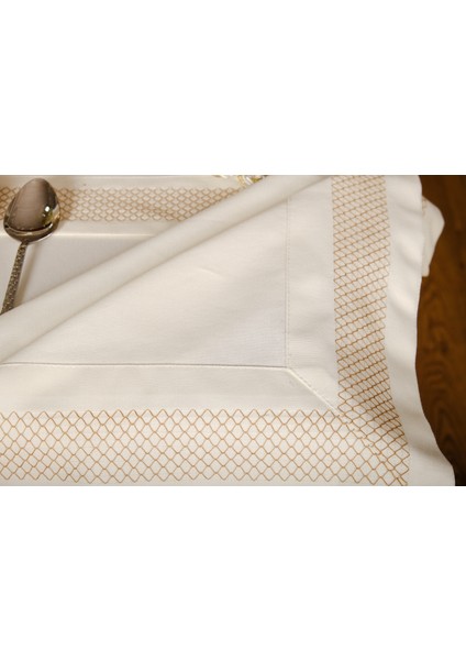 Nazlı Nakışlı Duck Kumaş Krem/Gold Masa Örtüsü, Runner ve Peçeteli Sofra Takımı 8 Kişilik Dikdörtgen 170x240 cm 18 Parça - 176