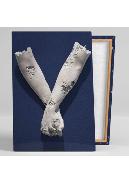 Lacivert Duvar Önünde El Ele Tutuşan Heykel Kanvas Tablo fiyatları