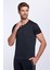 Siyah V Yaka Basic T-Shirt 3