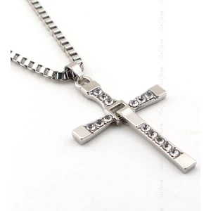 Solfera  Kalın Zincirli Taşlı Haç Kadın Kolye K709