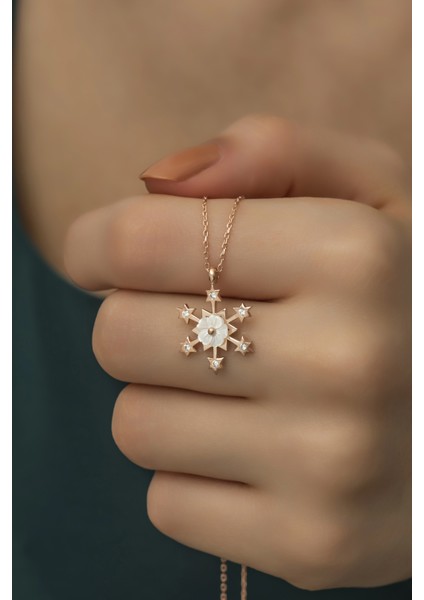 925 Ayar Gümüş Manolya Çiçeği Detay Kartanesi Kolye