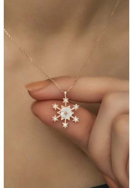 925 Ayar Gümüş Manolya Çiçeği Detay Kartanesi Kolye fiyatları