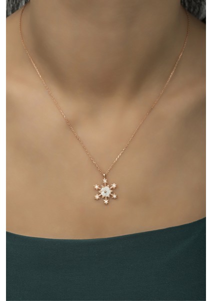 925 Ayar Gümüş Manolya Çiçeği Detay Kartanesi Kolye fırsatları